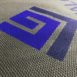 Tapete alfombra con logotipo